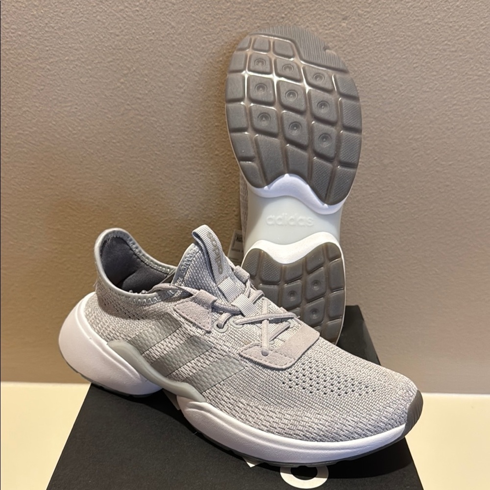 Adidas Mavia X Women’s Size 7.5 Running Shoes Light Gray FW4593
